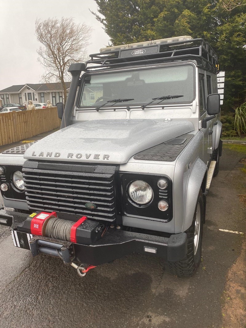 Land Rover Defender 110 Listing Image