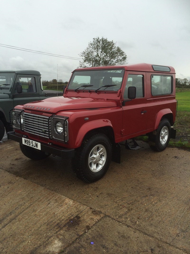 Land Rover Defender 90 Listing Image