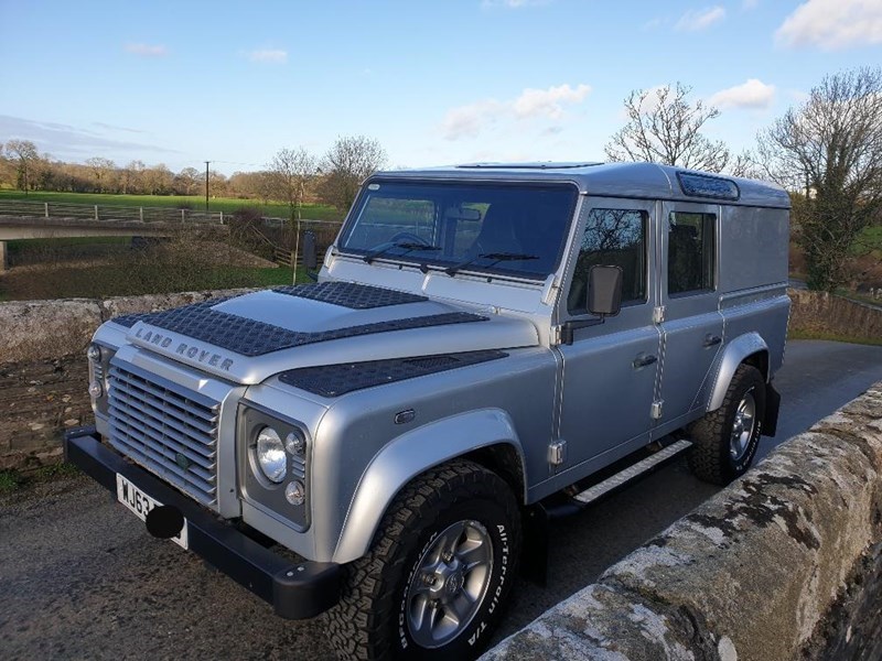 Land Rover Defender 110 Listing Image