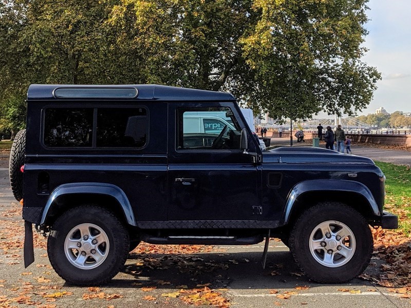 Land Rover Defender 90 Listing Image