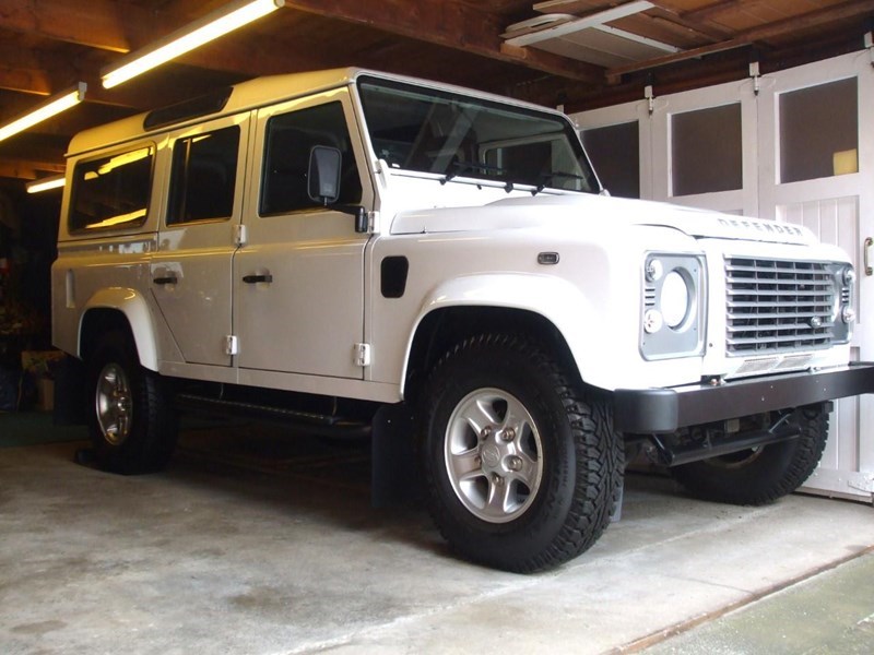 Land Rover Defender 110 Listing Image