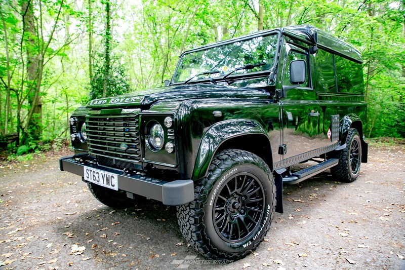 Land Rover Defender 110 Listing Image