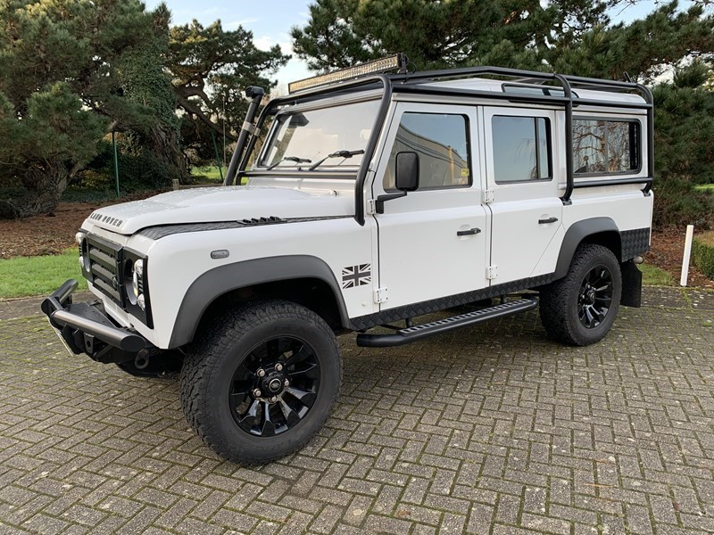 Land Rover Defender 110 Listing Image