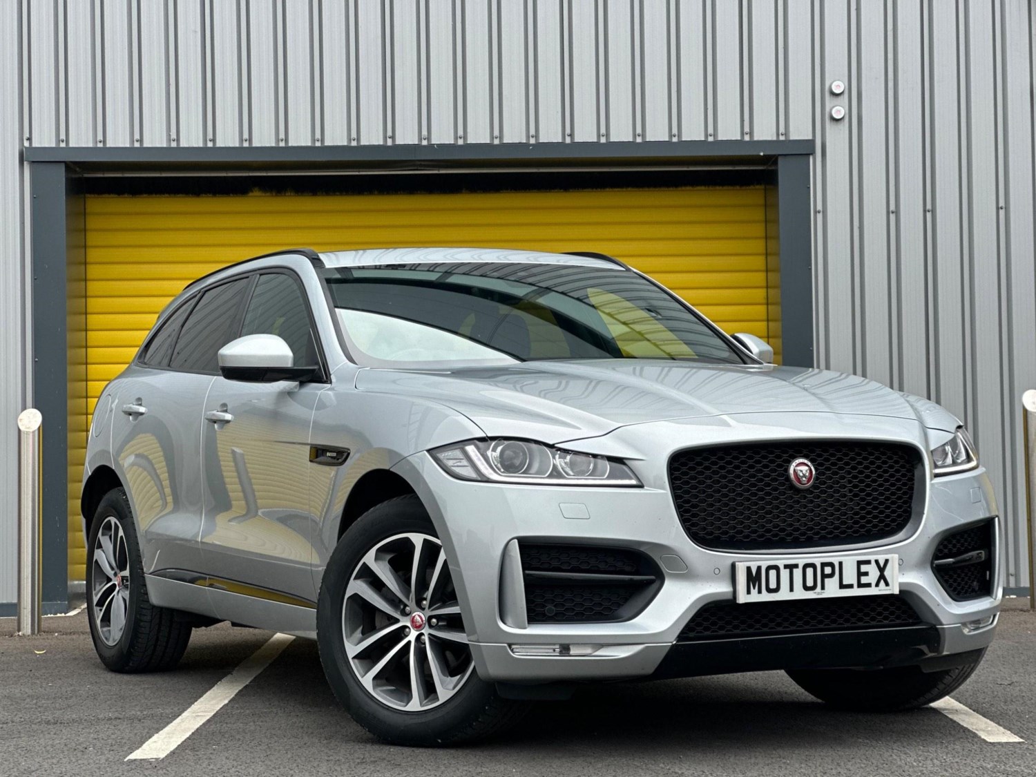 Jaguar F-PACE Listing Image