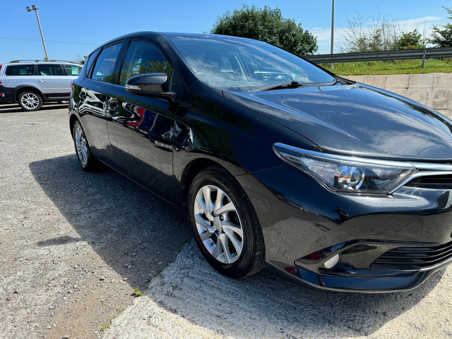 Toyota Auris Listing Image