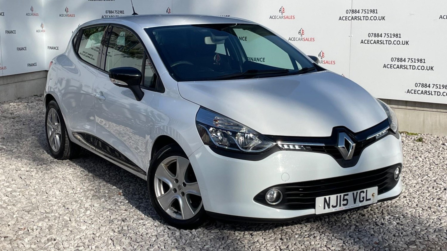 Renault Clio Listing Image