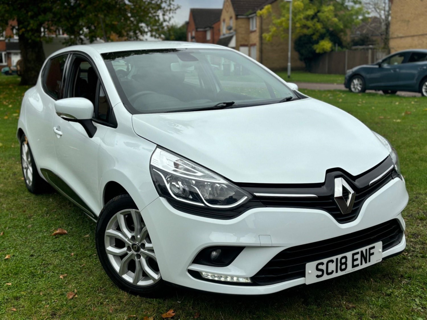 Renault Clio Listing Image