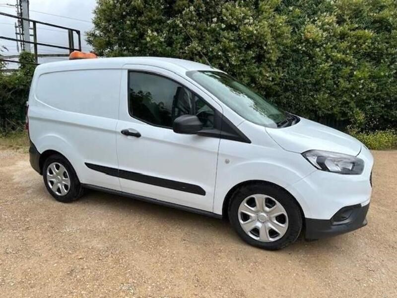 Ford Transit Courier Listing Image