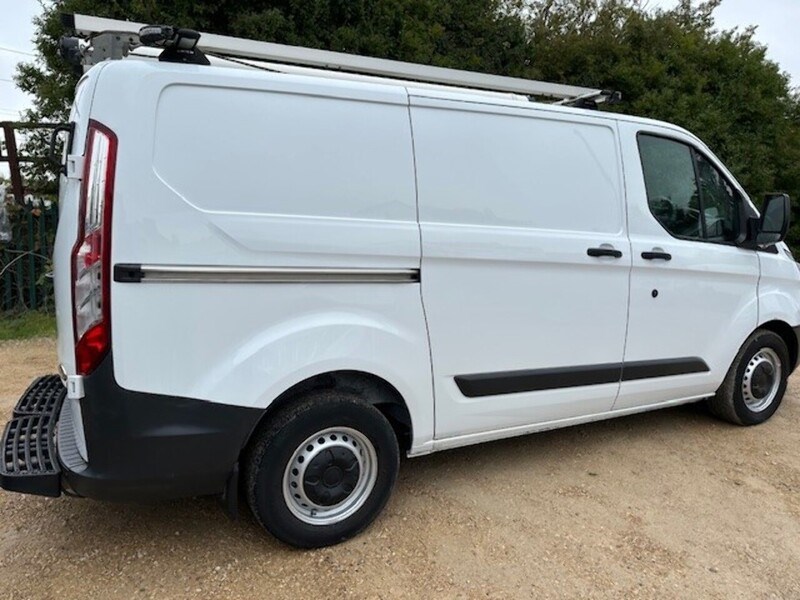 Ford Transit Custom Listing Image