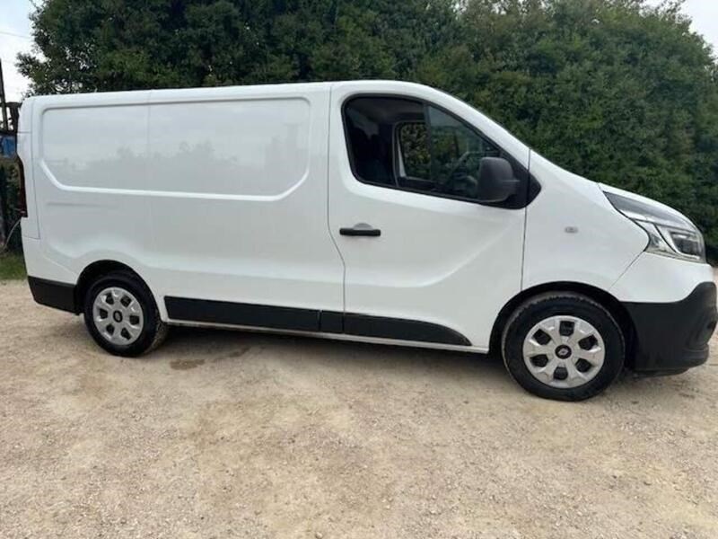 Renault Trafic Listing Image