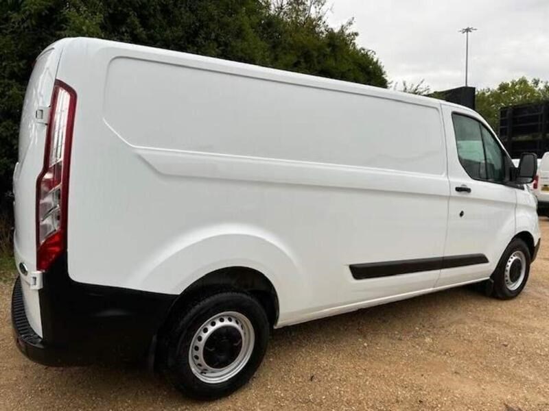 Ford Transit Custom Listing Image