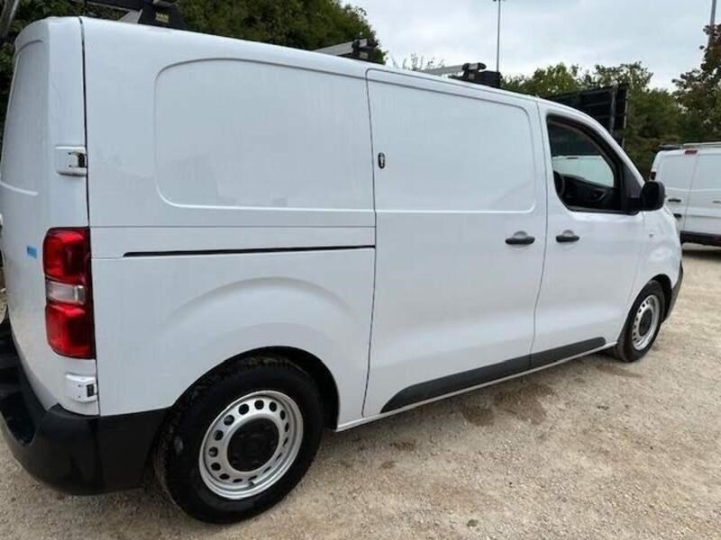 Vauxhall Vivaro Listing Image