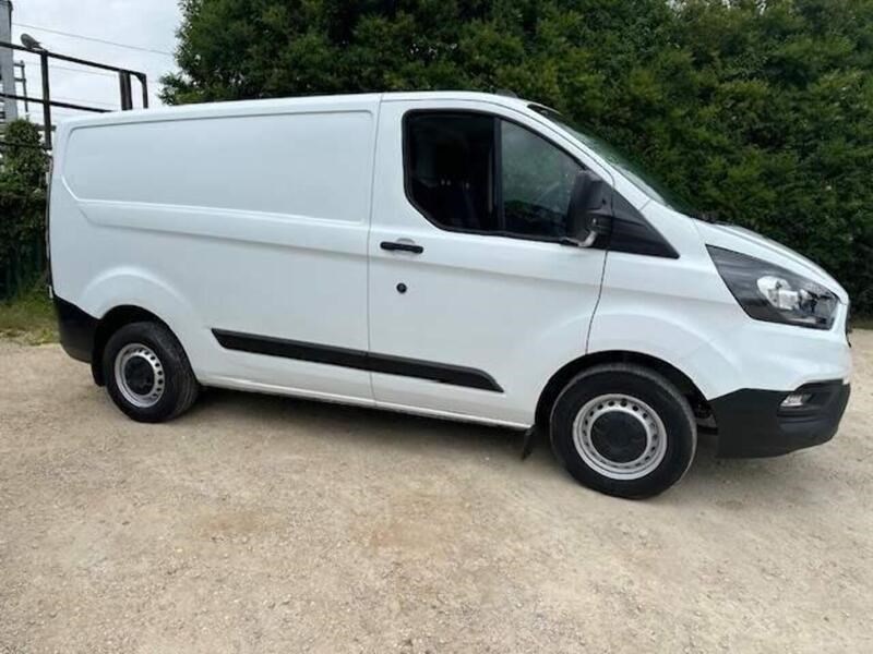 Ford Transit Custom Listing Image