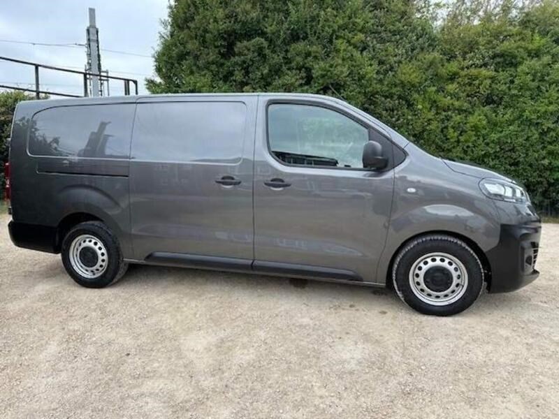 Vauxhall Vivaro Listing Image