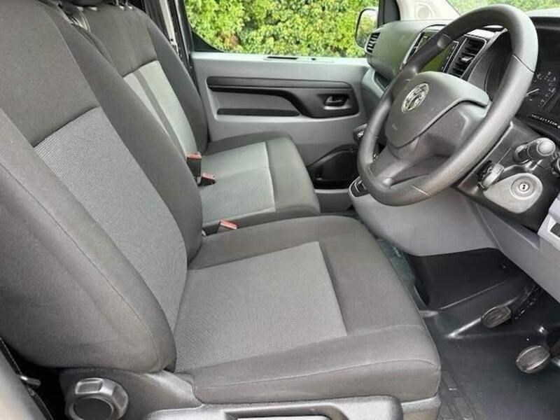 Vauxhall Vivaro Listing Image