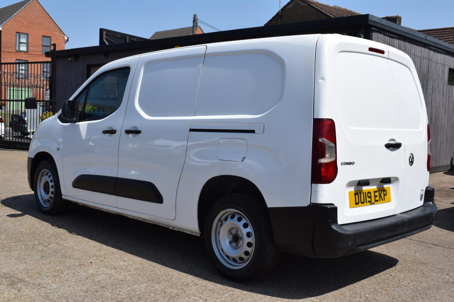 Vauxhall Combo Listing Image