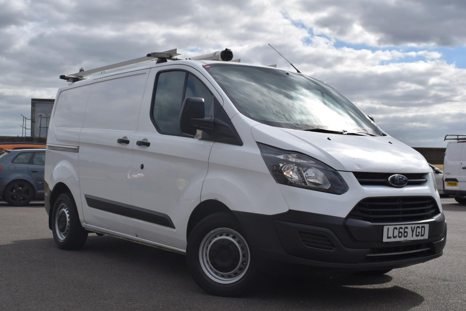 Ford Transit Custom Listing Image