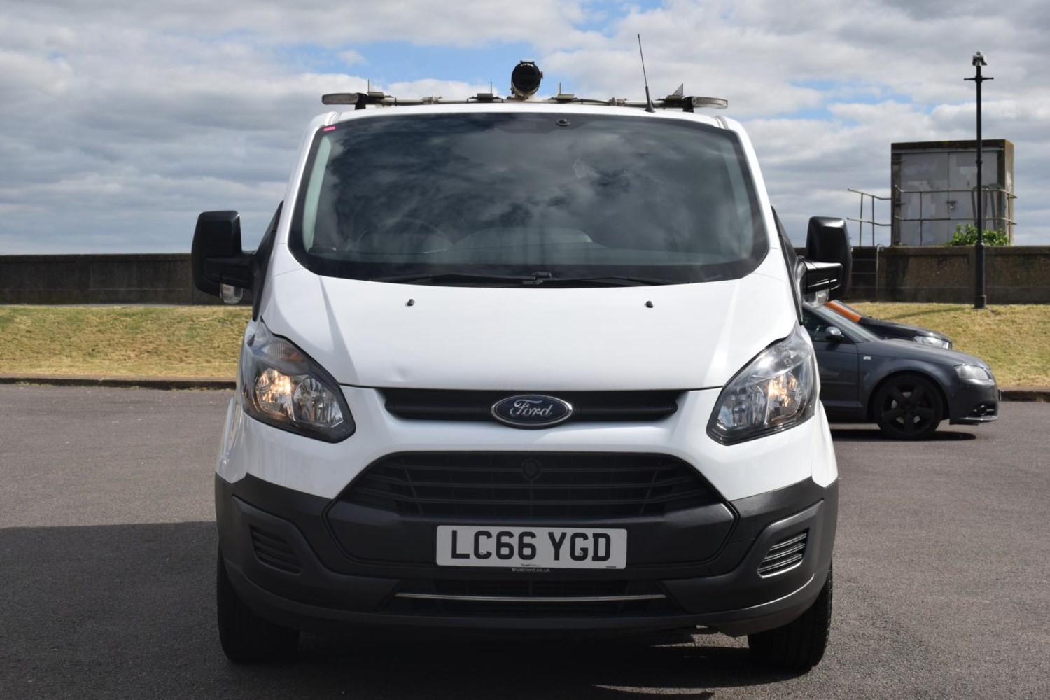 Ford Transit Custom Listing Image