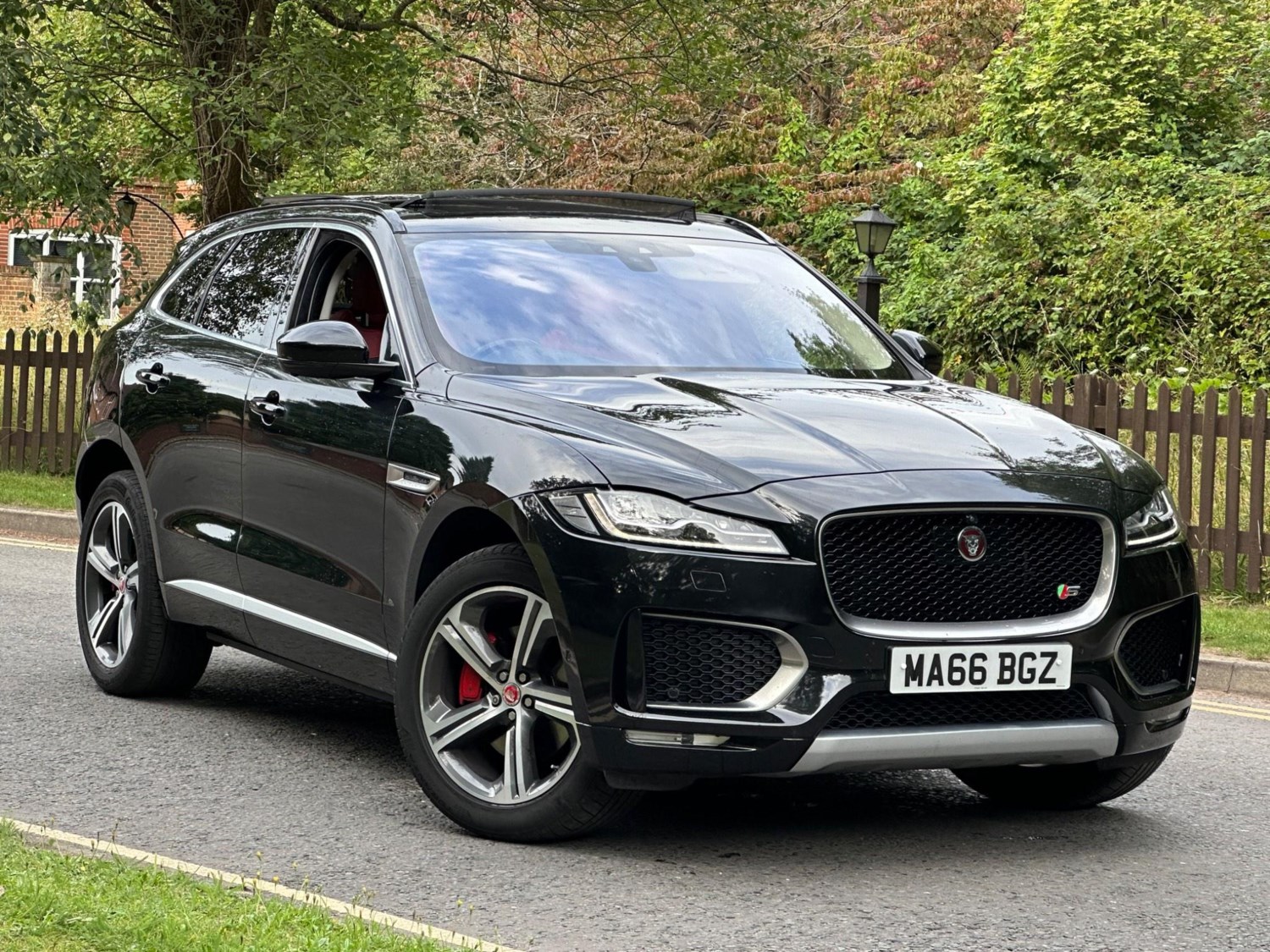 Jaguar F-PACE Listing Image