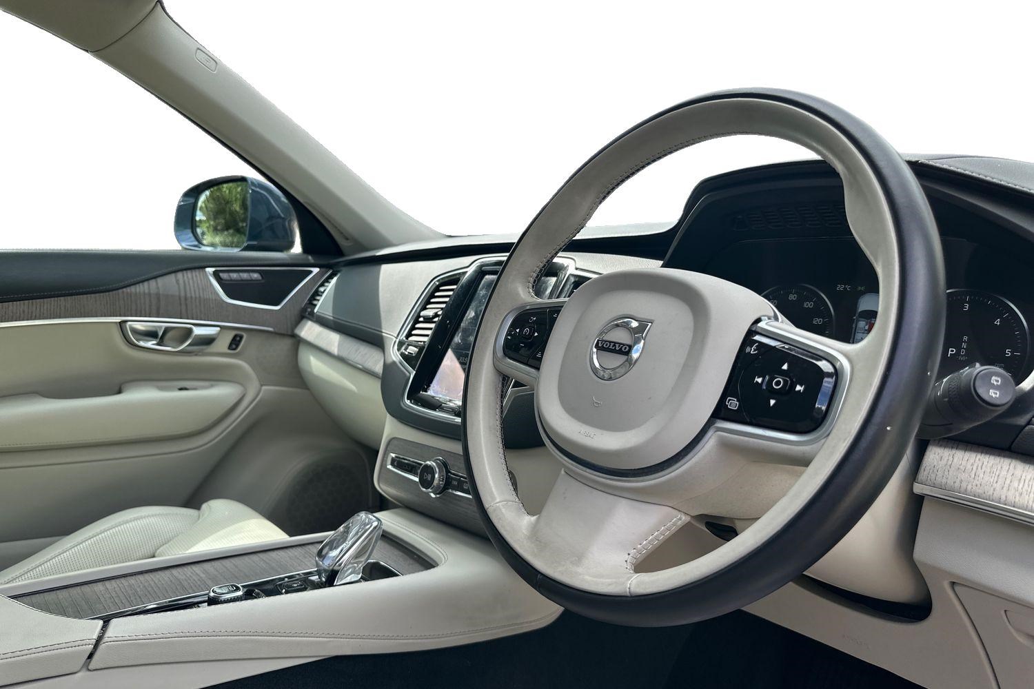 Volvo XC90 Listing Image