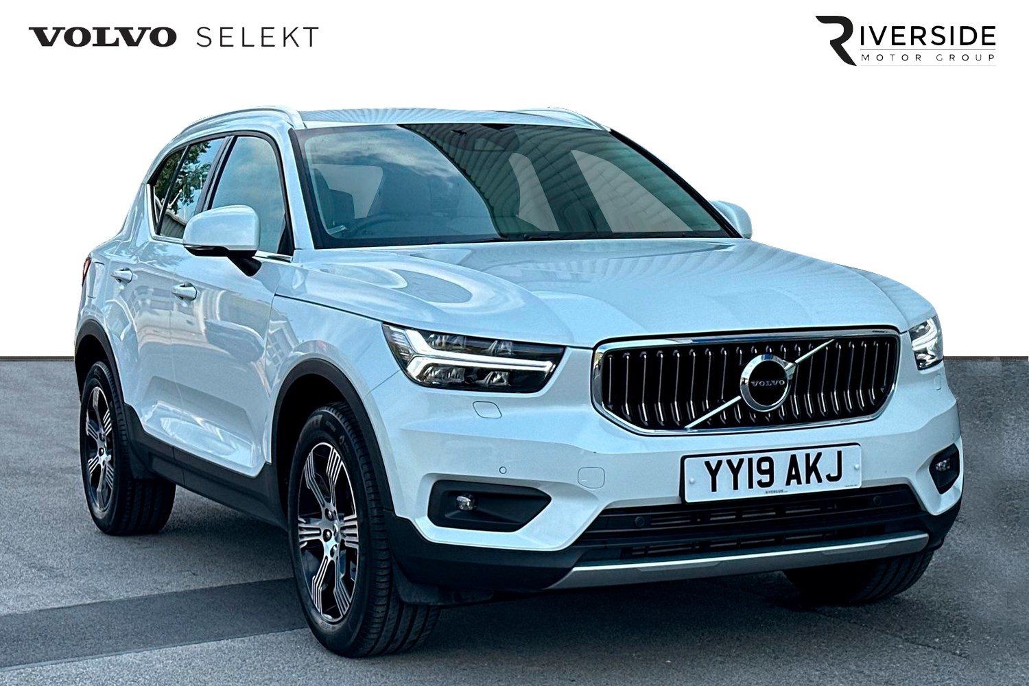 Volvo XC40 Listing Image