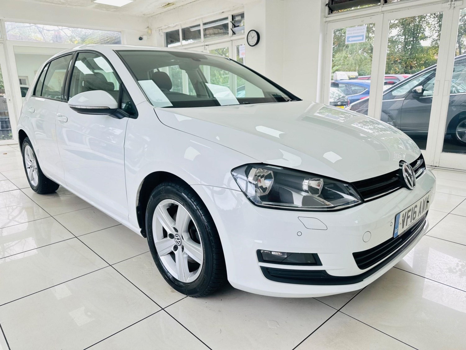 Volkswagen Golf Listing Image