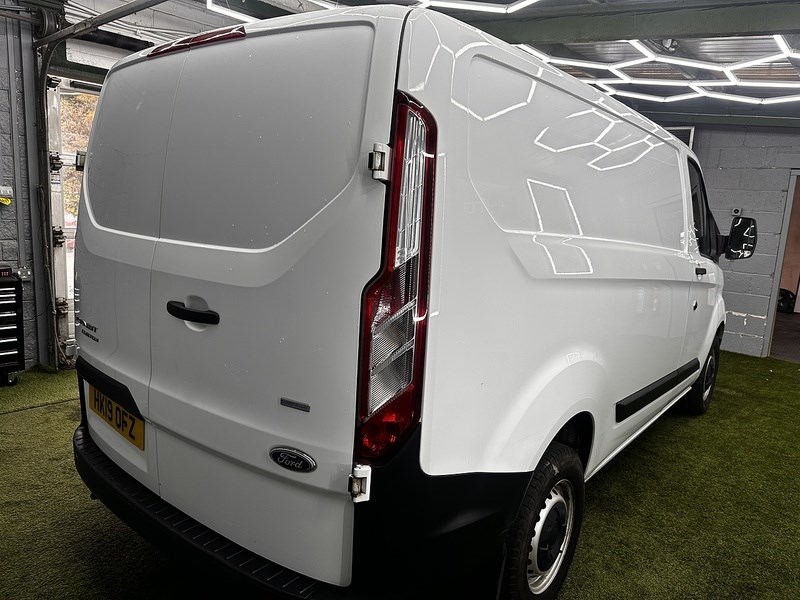 Ford Transit Custom Listing Image