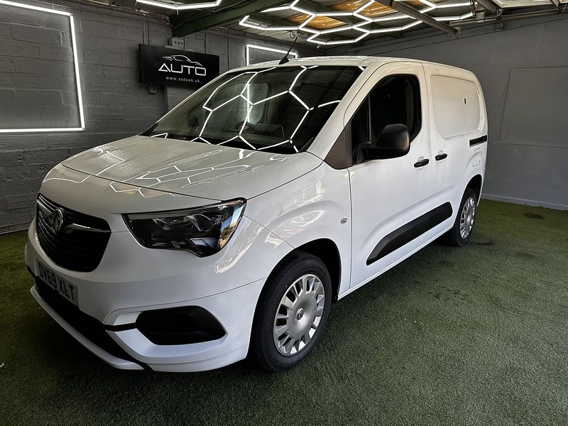 Vauxhall Combo Listing Image