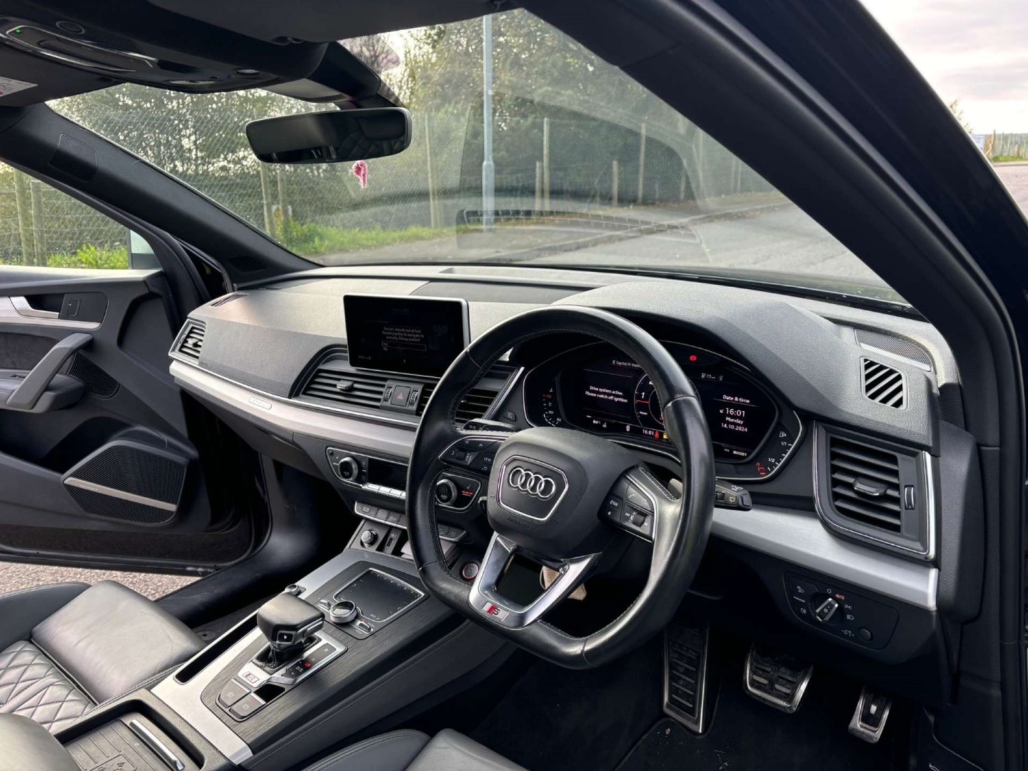 Audi Q5 Listing Image