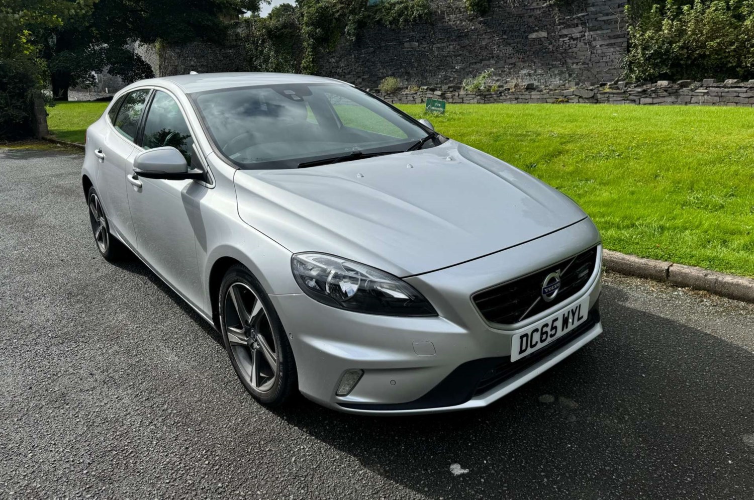 Volvo V40 Listing Image