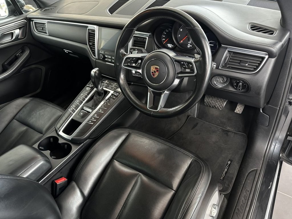 Porsche Macan Listing Image