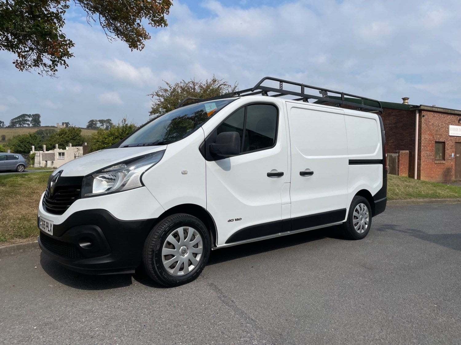 Renault Trafic Listing Image