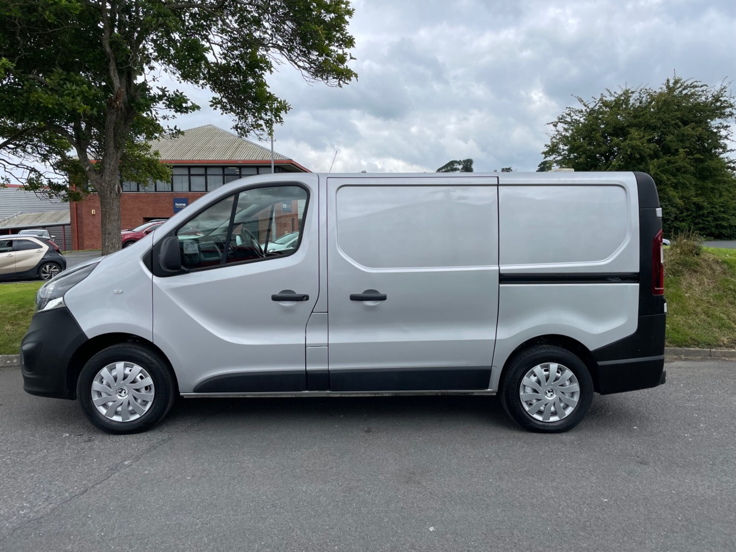 Vauxhall Vivaro Listing Image