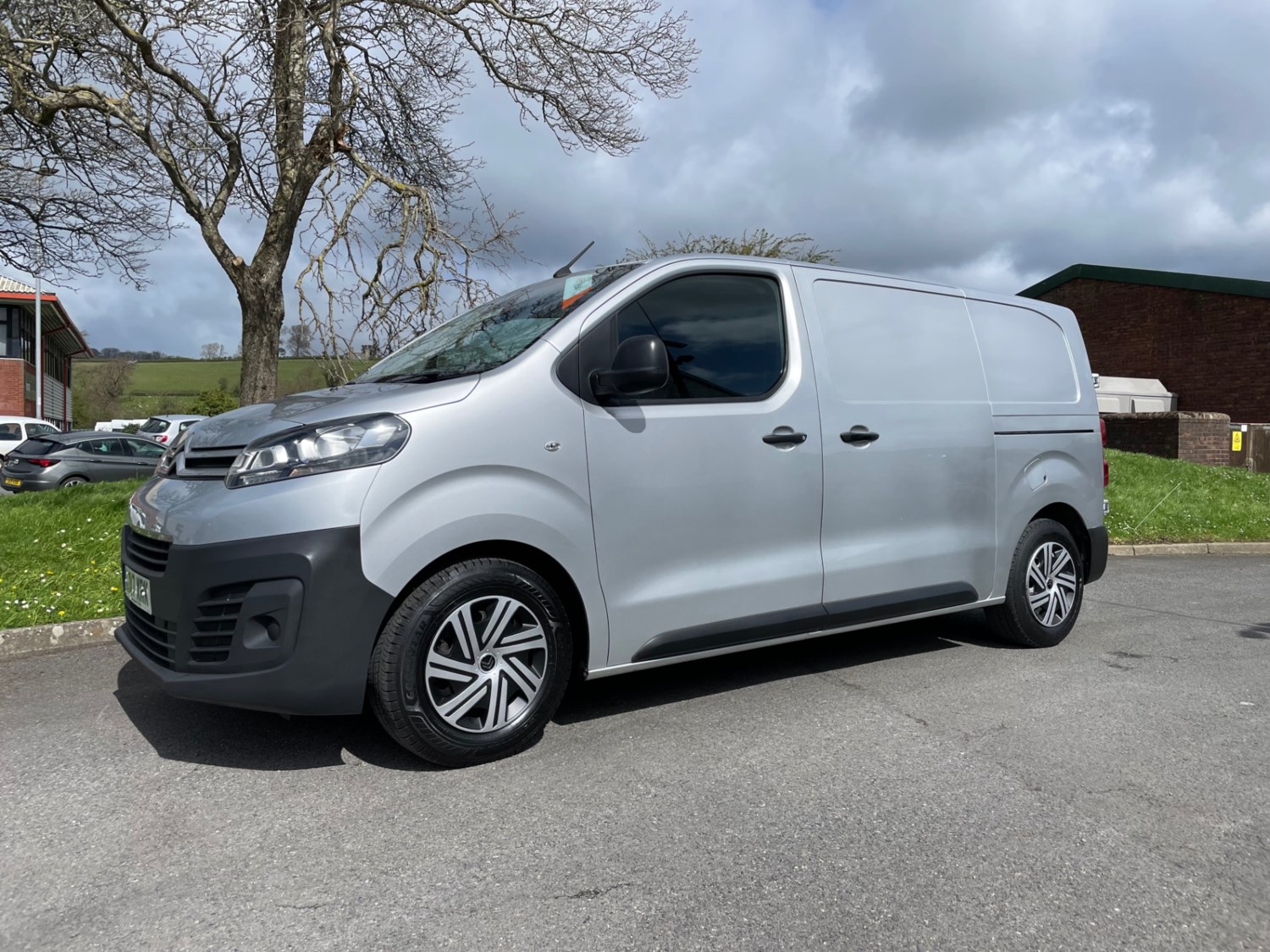 Citroen Dispatch Listing Image