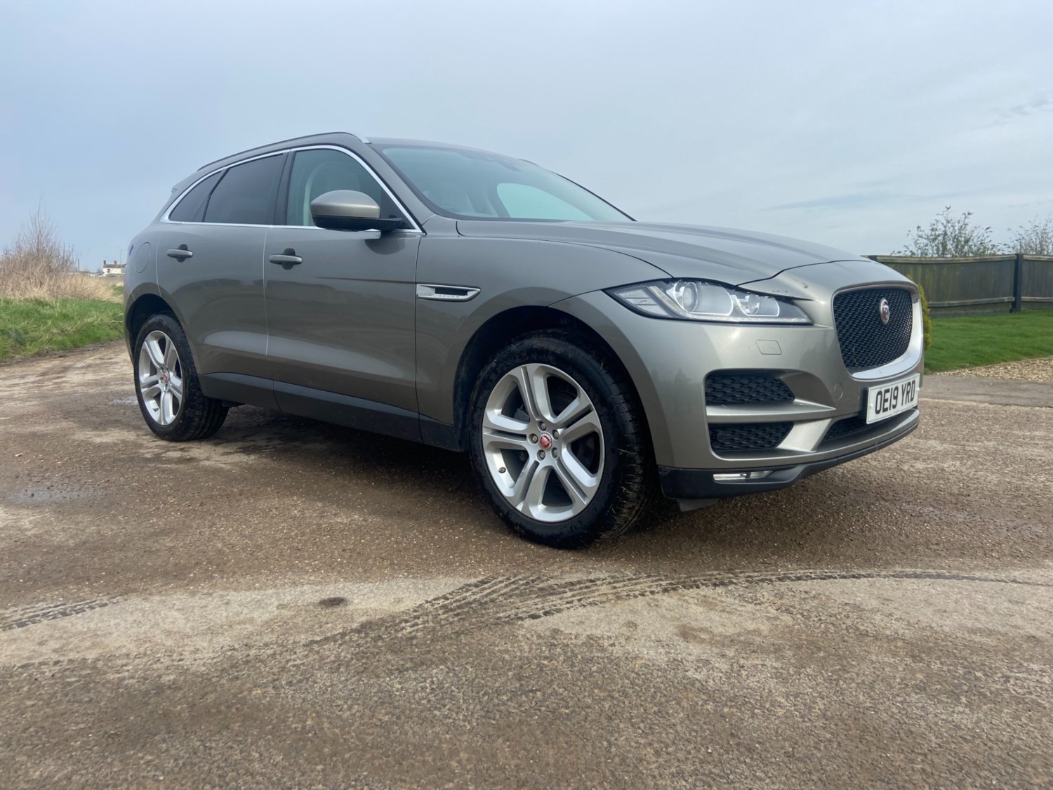 Jaguar F-PACE Listing Image