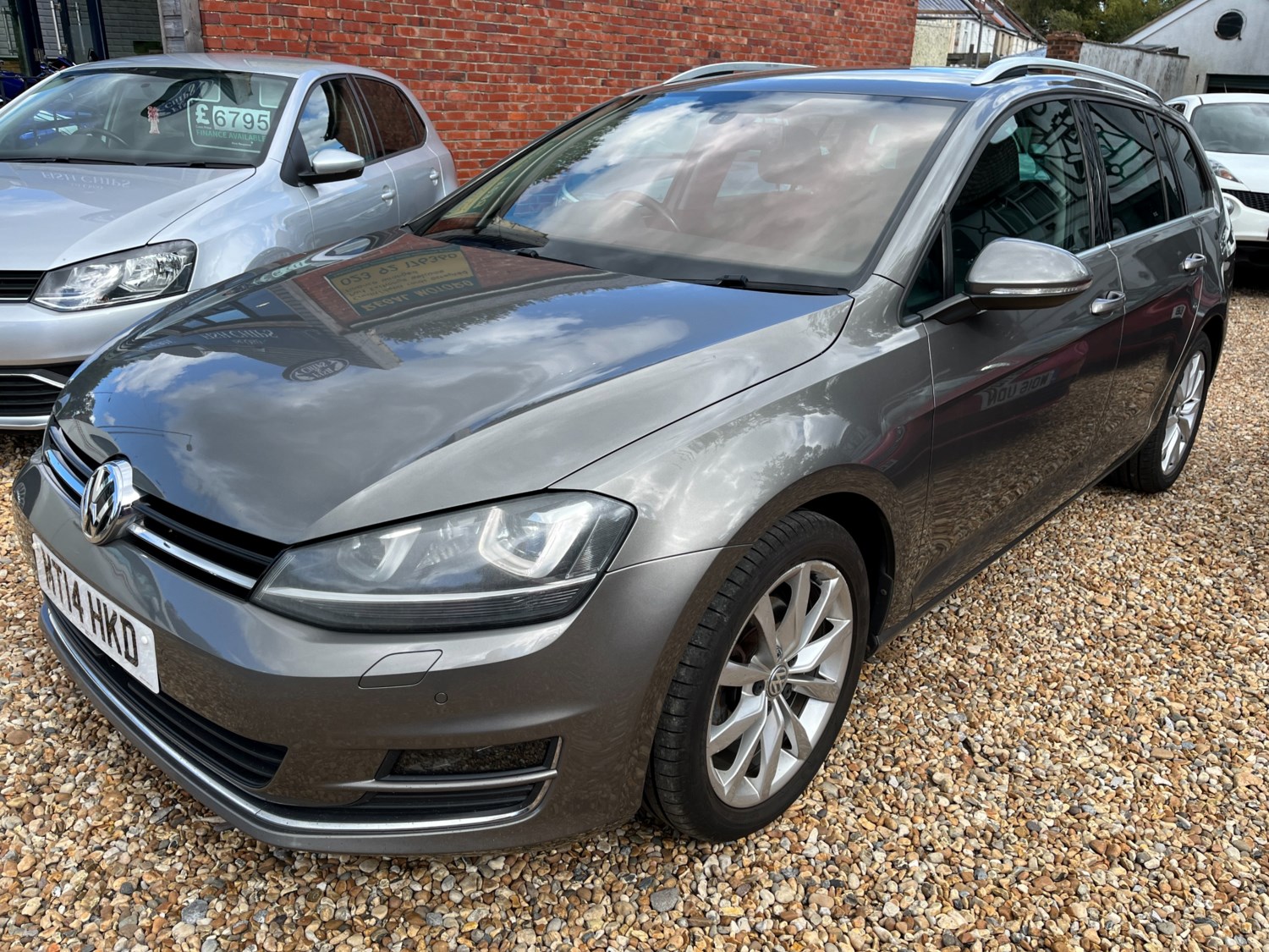 Volkswagen Golf Listing Image