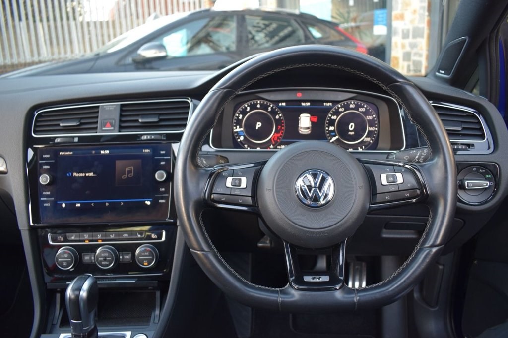 Volkswagen Golf Listing Image