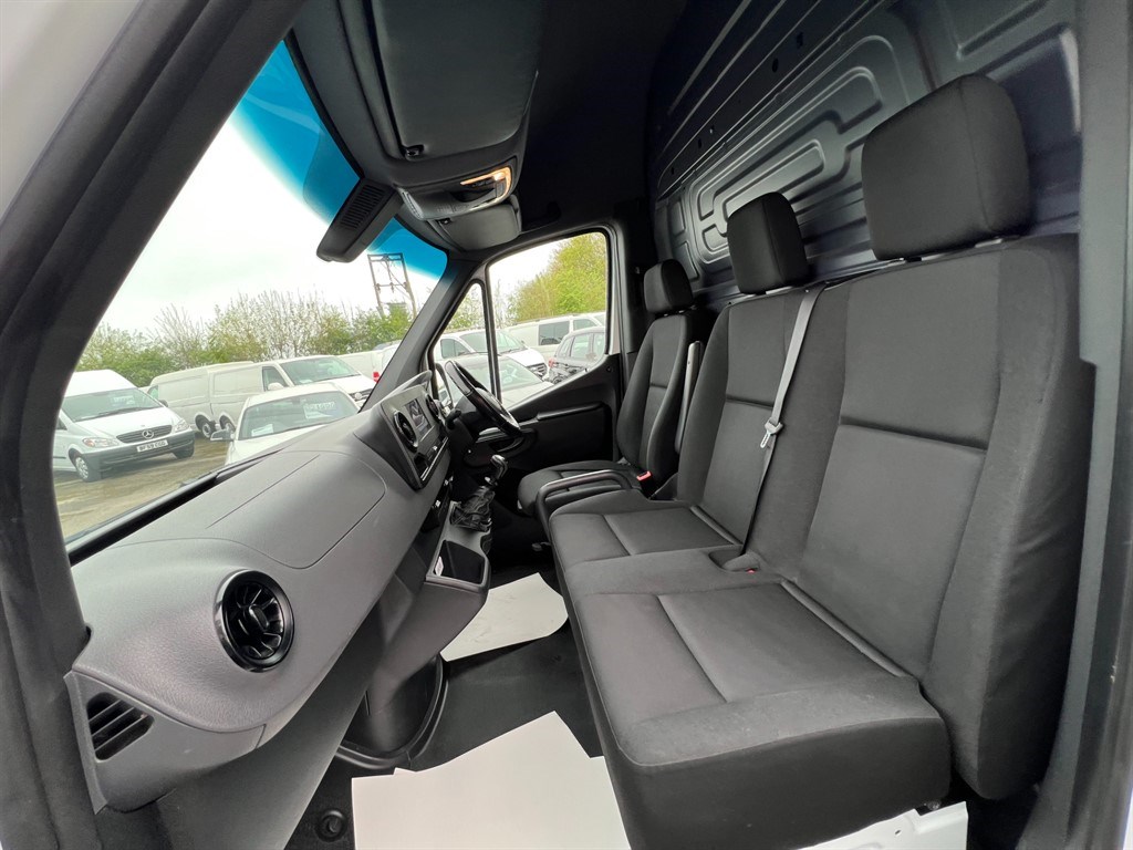 Mercedes-Benz Sprinter Listing Image