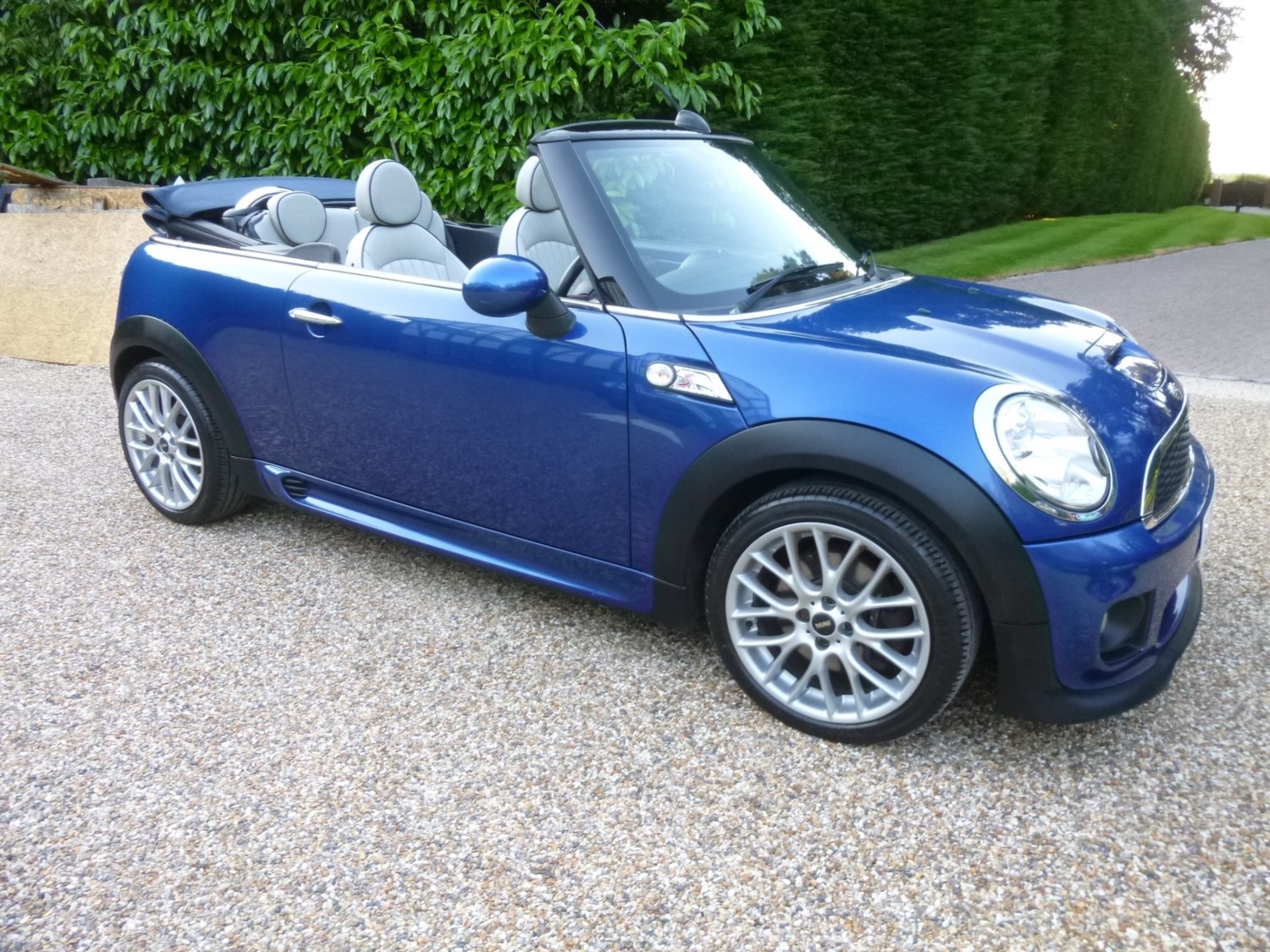 MINI Convertible Listing Image