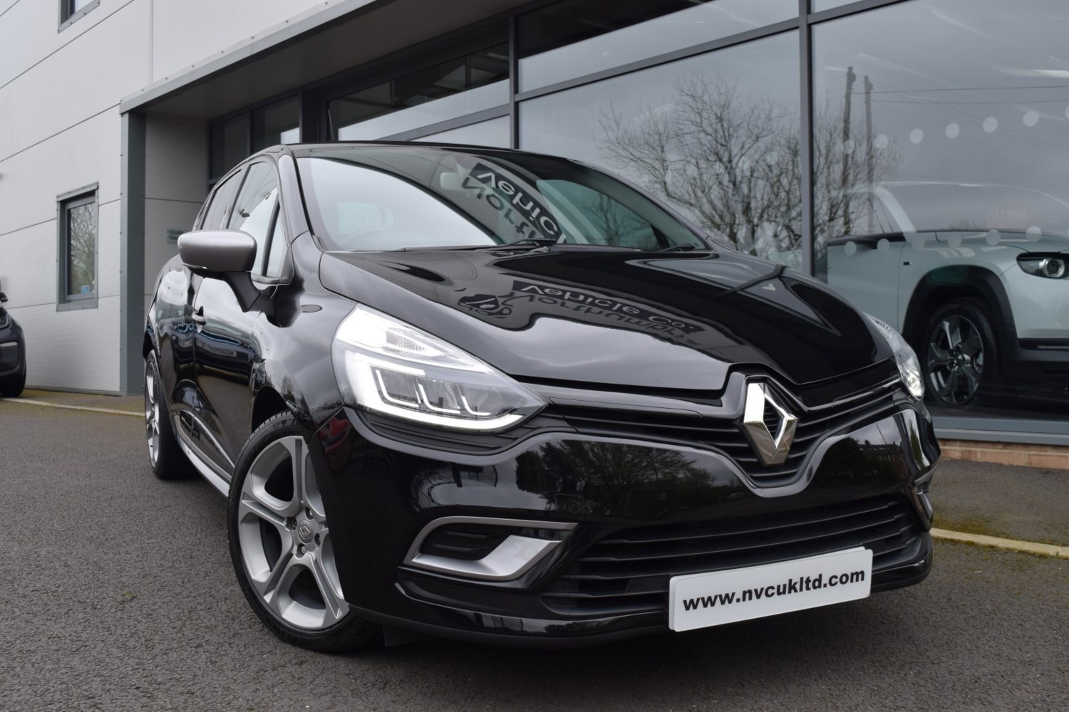 Renault Clio Listing Image