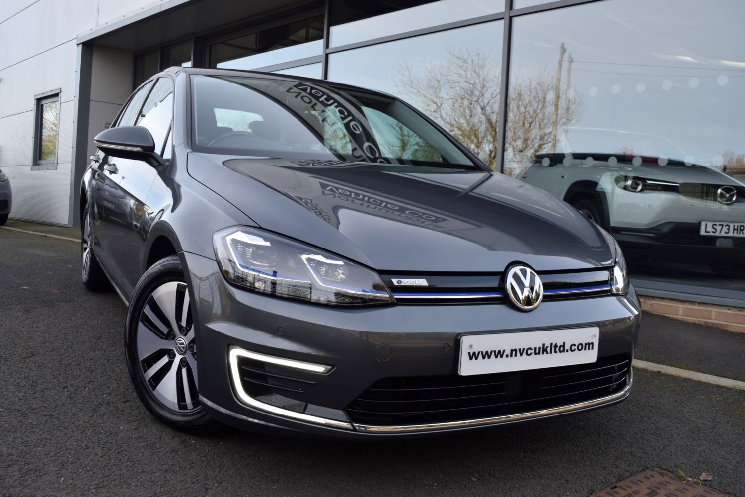 Volkswagen Golf Listing Image