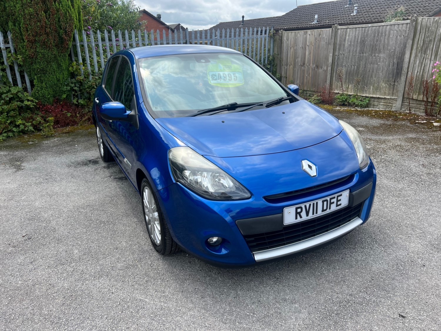 Renault Clio Listing Image