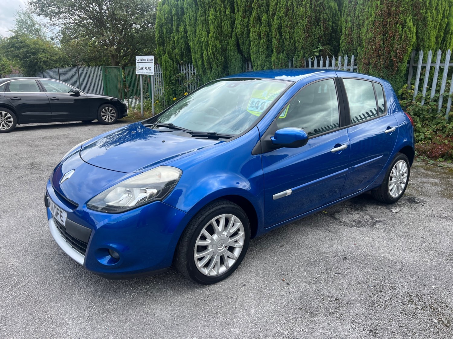 Renault Clio Listing Image