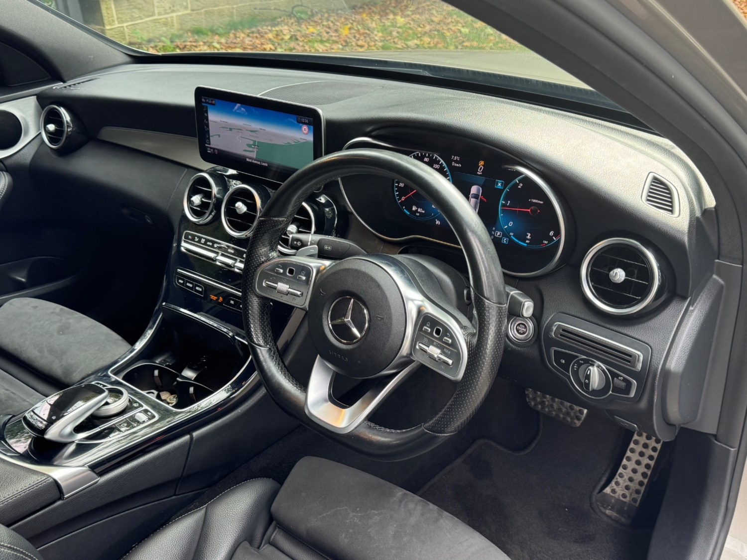 Mercedes-Benz C-Class Listing Image