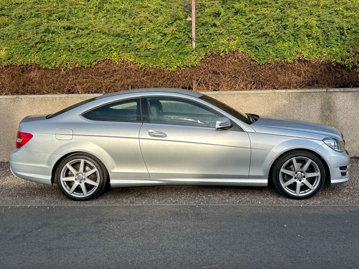 Mercedes-Benz C-Class Listing Image