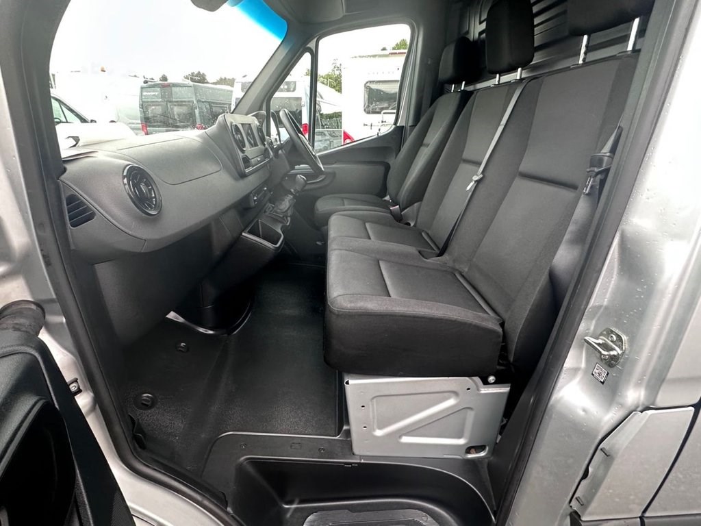 Mercedes-Benz Sprinter Listing Image