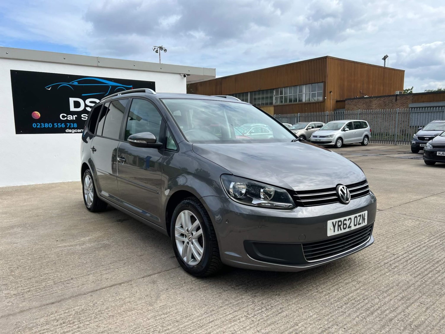 Volkswagen Touran Listing Image