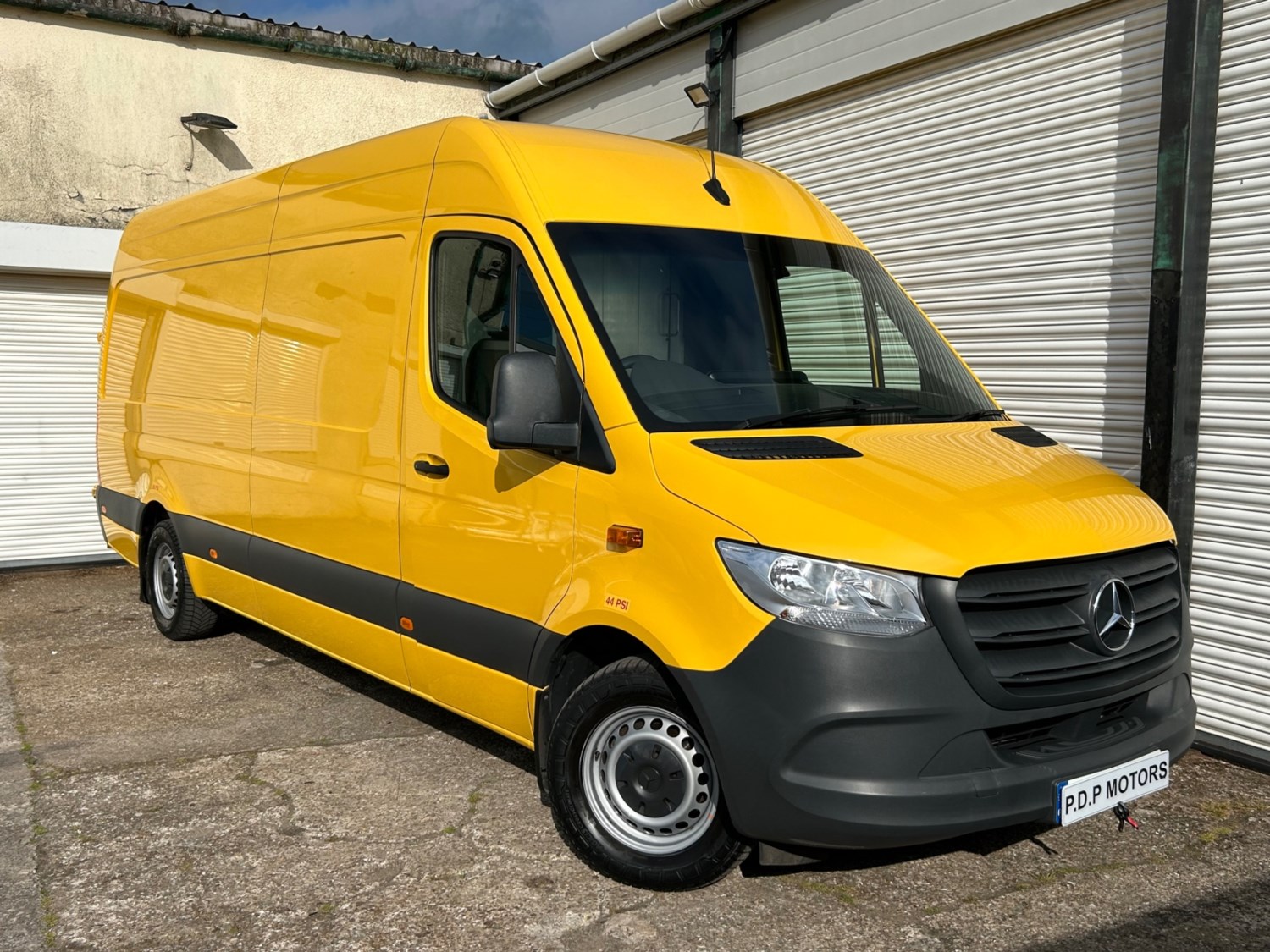 Mercedes-Benz Sprinter Listing Image