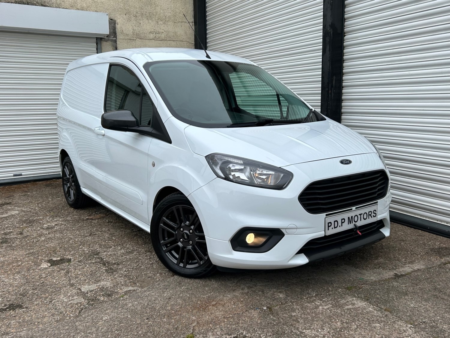 Ford Transit Courier Listing Image