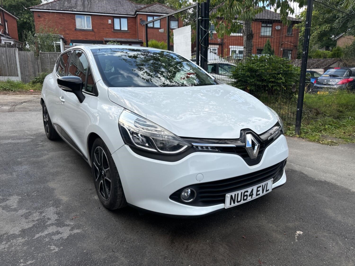 Renault Clio Listing Image